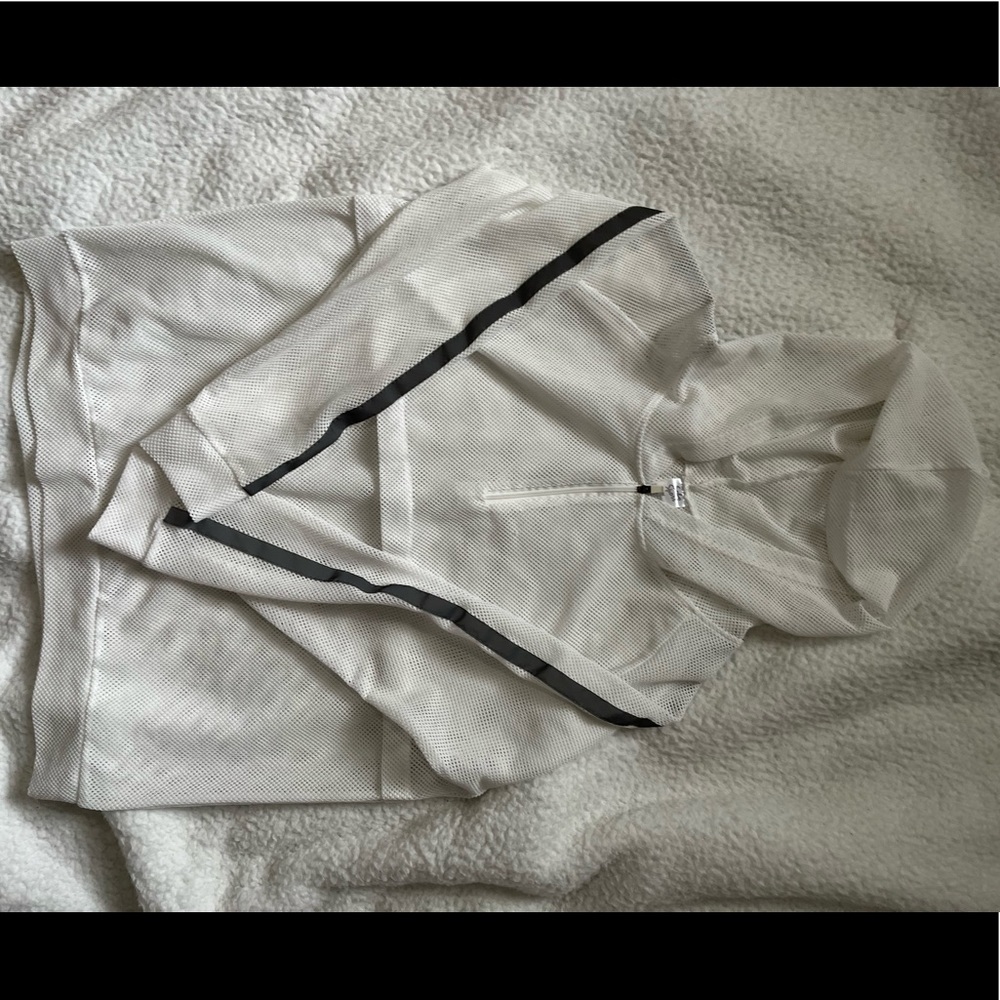White pullover